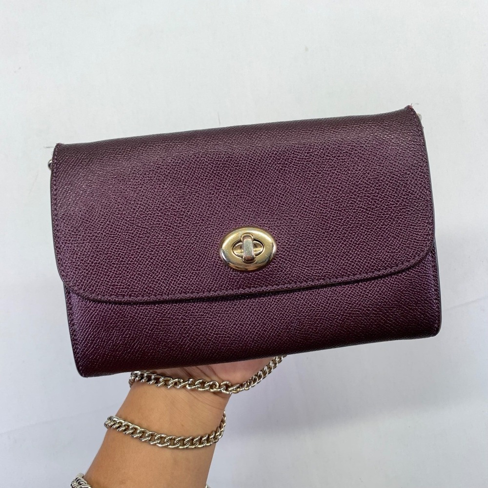 Coach Raspberry Leather Turnlock Chain Crossbody Clutch Bag Shoulder‎ Bag
